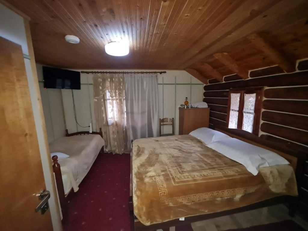 Sofra Kolonjare Agroturizem Hotel Erseke Ngoại thất bức ảnh